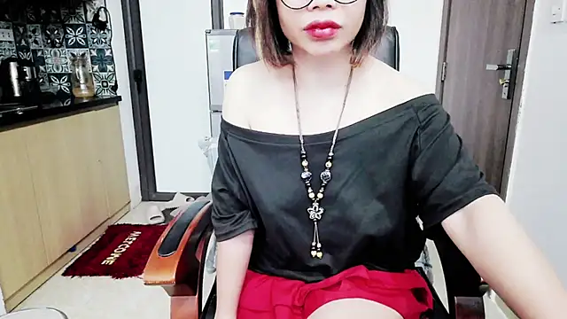 Snapshot of Miu-Le chatting on October 22, 2025, 3:45 pm Miu-Le online show from October 22, 2025, 3:45 pm