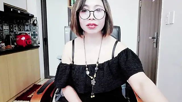 Snapshot of Miu-Le chatting on November 7, 2025, 9:31 am Miu-Le online show from November 7, 2025, 9:31 am