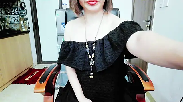 Snapshot of Miu-Le chatting on November 16, 2025, 8:25 pm Miu-Le online show from November 16, 2025, 8:25 pm