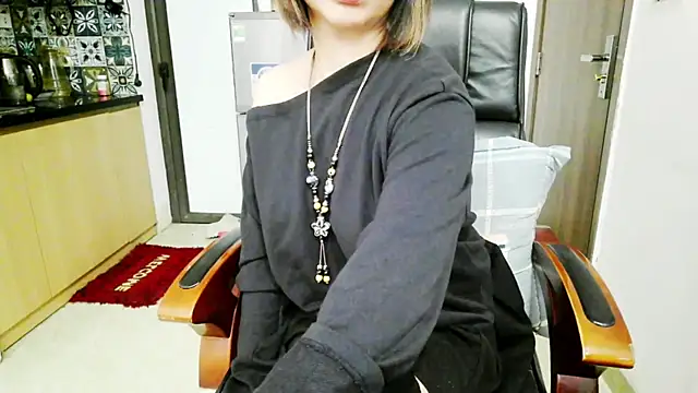 Snapshot of Miu-Le chatting on November 24, 2025, 5:12 pm Miu-Le online show from November 24, 2025, 5:12 pm