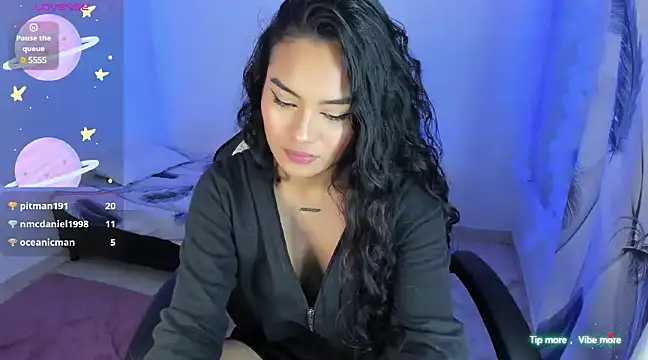 Riana Kean online show from March 18, 2025, 6:25 am