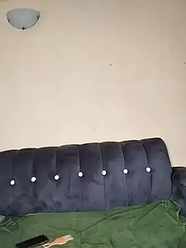 Snapshot of Winnie_- chatting on February 9, 2025, 8:54 am Winnie - online show from February 9, 2025, 8:54 am