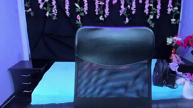 Snapshot of Cocoo_Nuth chatting on November 28, 2025, 3:20 am Cocoo Nuth online show from November 28, 2025, 3:20 am