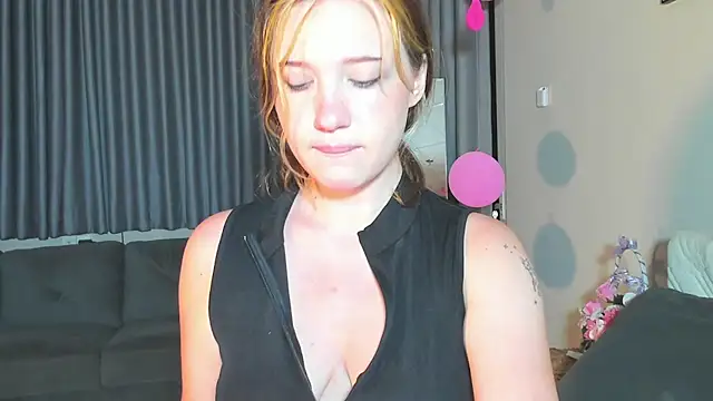 Snapshot of HanahCute chatting on March 20, 2025, 9:24 pm HanahCute online show from March 20, 2025, 9:24 pm