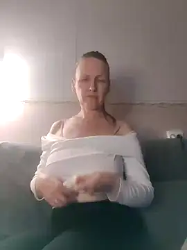 Evelina cute online show from December 9, 2024, 5:08 pm