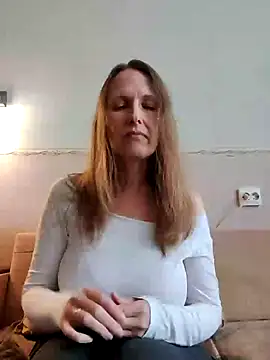 Evelina cute online show from February 27, 2025, 10:59 am