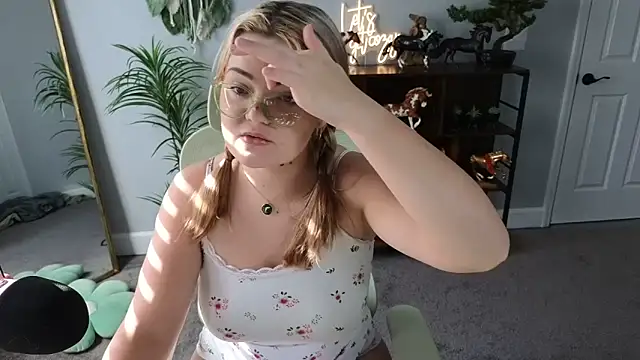 rodeobrii online show from November 3, 2025, 1:45 pm