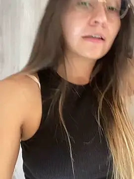 HelennaMoon  online show from December 7, 2024, 8:27 pm