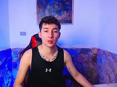 Snapshot of SebasstianGrand chatting on November 17, 2025, 7:19 pm SebasstianGrand online show from November 17, 2025, 7:19 pm