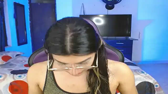 Snapshot of engielphoenis14 chatting on March 11, 2025, 6:32 am engielphoenis14 online show from March 11, 2025, 6:32 am