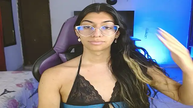 Snapshot of engielphoenis14 chatting on December 4, 2025, 9:01 pm engielphoenis14 online show from December 4, 2025, 9:01 pm