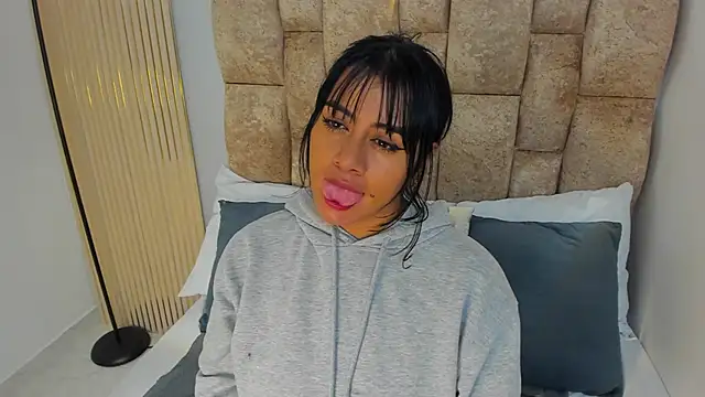 Snapshot of amatista__smith chatting on November 9, 2025, 12:14 pm amatista smith online show from November 9, 2025, 12:14 pm