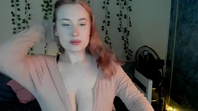 Snapshot of Emily_Gin chatting on January 29, 2025, 2:40 am Emily Gin online show from January 29, 2025, 2:40 am