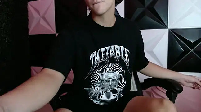 Snapshot of Dani_cumboy chatting on December 20, 2024, 6:08 am Dani cumboy online show from December 20, 2024, 6:08 am