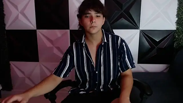 Snapshot of Dani_cumboy chatting on January 22, 2025, 3:09 am Dani cumboy online show from January 22, 2025, 3:09 am