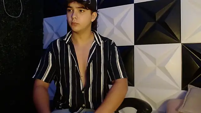 Snapshot of Dani_cumboy chatting on February 26, 2025, 6:04 am Dani cumboy online show from February 26, 2025, 6:04 am