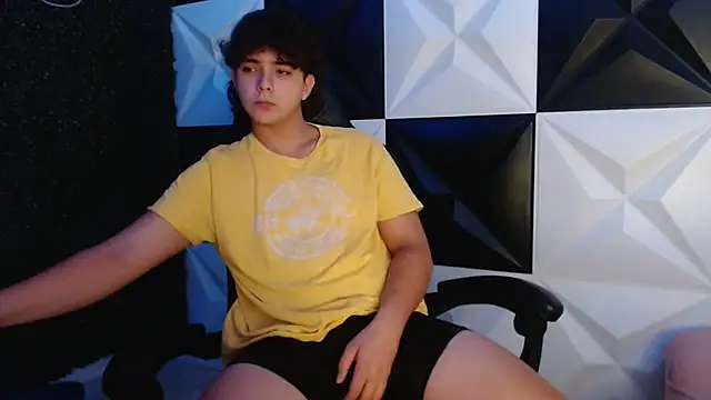 Snapshot of Dani_cumboy chatting on February 27, 2025, 4:31 am Dani cumboy online show from February 27, 2025, 4:31 am