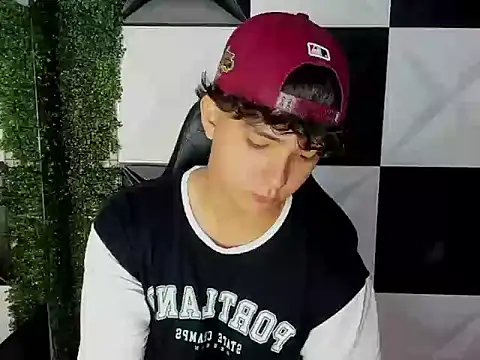 Snapshot of Dani_cumboy chatting on September 9, 2025, 2:16 pm Dani cumboy online show from September 9, 2025, 2:16 pm