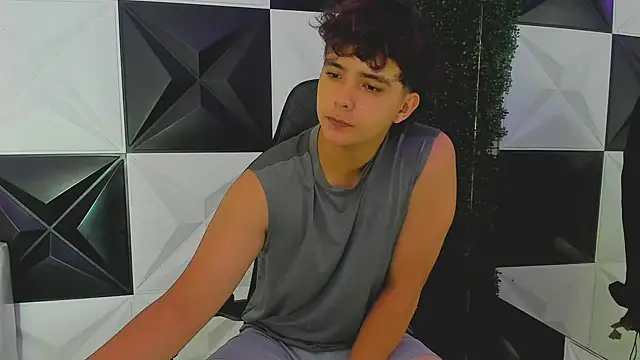 Snapshot of Dani_cumboy chatting on September 22, 2025, 1:02 pm Dani cumboy online show from September 22, 2025, 1:02 pm