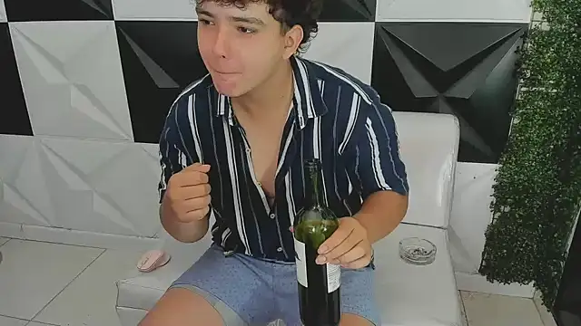 Snapshot of Dani_cumboy chatting on October 10, 2025, 2:05 pm Dani cumboy online show from October 10, 2025, 2:05 pm