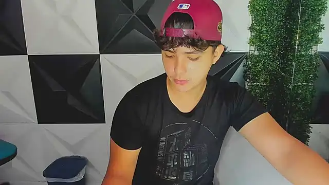 Snapshot of Dani_cumboy chatting on October 17, 2025, 2:19 pm Dani cumboy online show from October 17, 2025, 2:19 pm