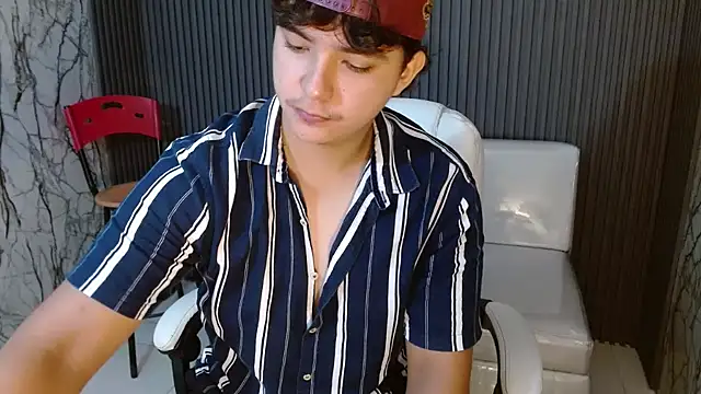 Dani cumboy online show from October 28, 2025, 1:58 pm