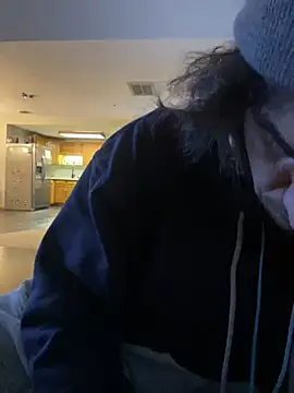 Snapshot of Lilsmokeshow017 chatting on December 15, 2024, 5:10 pm Lilsmokeshow017 online show from December 15, 2024, 5:10 pm