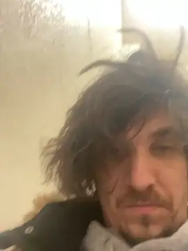 Snapshot of Lilsmokeshow017 chatting on January 19, 2025, 9:33 am Lilsmokeshow017 online show from January 19, 2025, 9:33 am