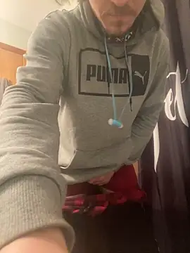 Snapshot of Lilsmokeshow017 chatting on February 4, 2025, 11:16 am Lilsmokeshow017 online show from February 4, 2025, 11:16 am