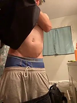 Snapshot of Lilsmokeshow017 chatting on October 7, 2025, 4:53 am Lilsmokeshow017 online show from October 7, 2025, 4:53 am