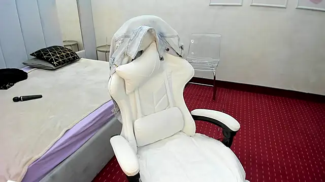 patriciakeys online show from January 14, 2025, 7:17 am