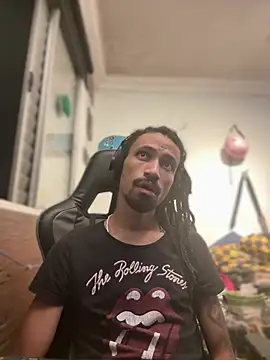 Snapshot of hotcamboy420 chatting on January 29, 2025, 4:15 am hotcamboy420 online show from January 29, 2025, 4:15 am