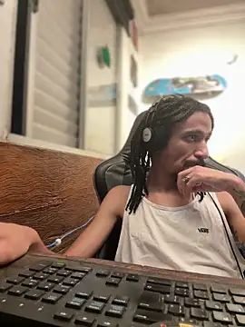 Snapshot of hotcamboy420 chatting on February 20, 2025, 4:39 am hotcamboy420 online show from February 20, 2025, 4:39 am