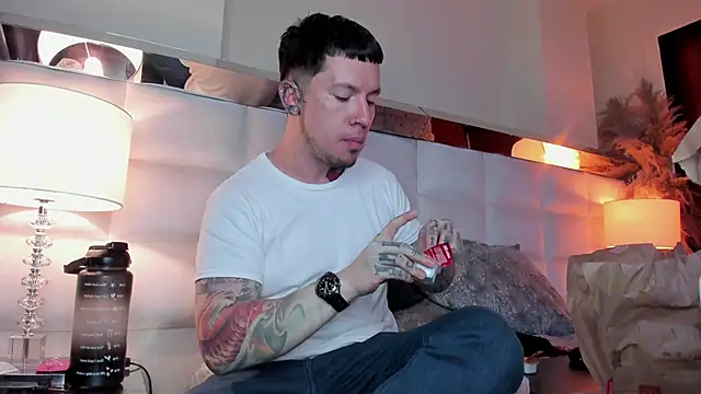 Adam tatto online show from November 5, 2025, 4:56 am