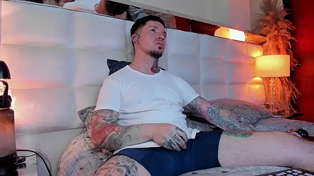 Adam tatto online show from November 19, 2025, 2:22 am