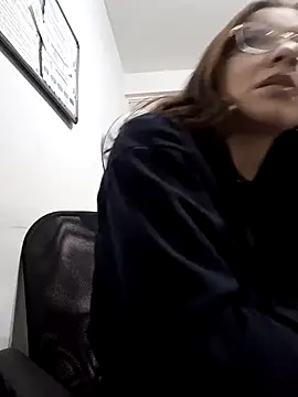 Snapshot of karlamorris_ chatting on January 5, 2025, 5:20 pm karlamorris online show from January 5, 2025, 5:20 pm