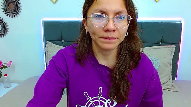 Snapshot of karlamorris_ chatting on February 17, 2025, 1:32 pm karlamorris online show from February 17, 2025, 1:32 pm