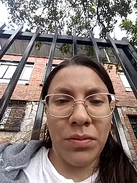 Snapshot of karlamorris_ chatting on October 2, 2025, 1:29 pm karlamorris online show from October 2, 2025, 1:29 pm