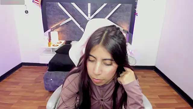 Snapshot of lunitaa18 chatting on February 10, 2025, 9:25 pm lunitaa18 online show from February 10, 2025, 9:25 pm