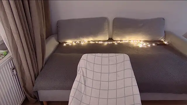 crystal lilith online show from November 23, 2025, 2:55 am