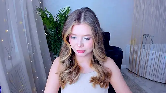 FollowLovee online show from January 21, 2025, 7:39 pm