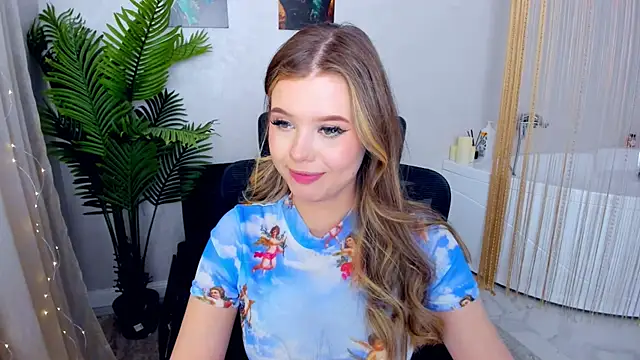 FollowLovee online show from February 15, 2025, 3:06 pm