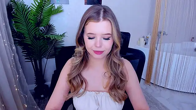 FollowLovee online show from February 15, 2025, 6:12 pm