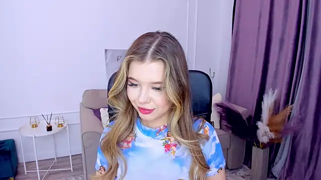 FollowLovee online show from March 4, 2025, 10:38 pm