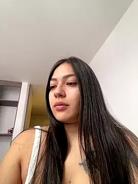 Snapshot of Latina_vanessa chatting on October 12, 2025, 4:50 pm Latina vanessa online show from October 12, 2025, 4:50 pm
