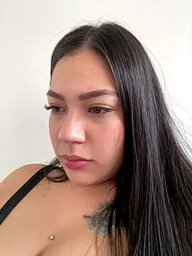 Snapshot of Latina_vanessa chatting on November 9, 2025, 10:08 pm Latina vanessa online show from November 9, 2025, 10:08 pm