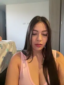 Snapshot of Latina_vanessa chatting on November 25, 2025, 10:43 pm Latina vanessa online show from November 25, 2025, 10:43 pm