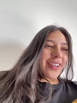 Snapshot of Latina_vanessa chatting on December 13, 2025, 7:53 pm Latina vanessa online show from December 13, 2025, 7:53 pm