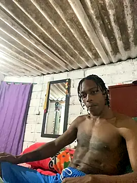 Larry-n-clouds online show from November 21, 2025, 2:54 am