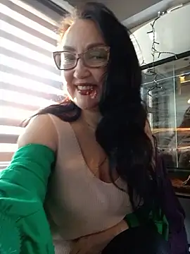 Snapshot of CamilleDesire chatting on March 15, 2025, 4:54 pm CamilleDesire online show from March 15, 2025, 4:54 pm